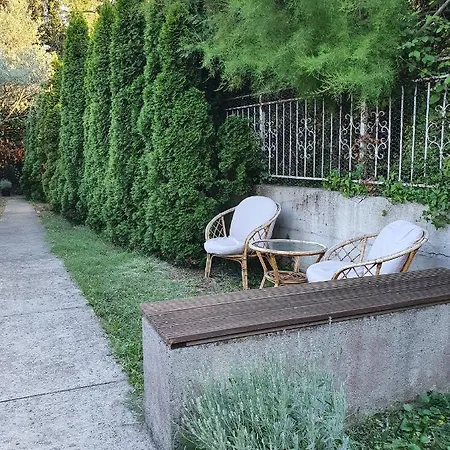 Cypress Garden Apartment