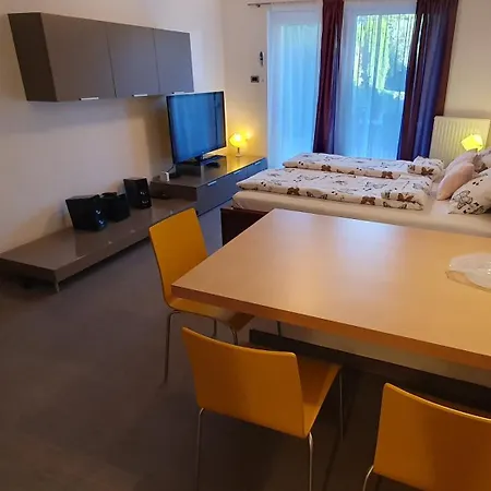 Cypress Garden Apartment
